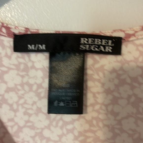 Pink and white  crop shirt. Size Medium - Picture 3 of 5